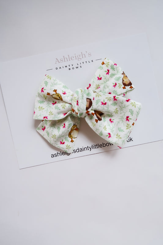 Pinwheel duck bow