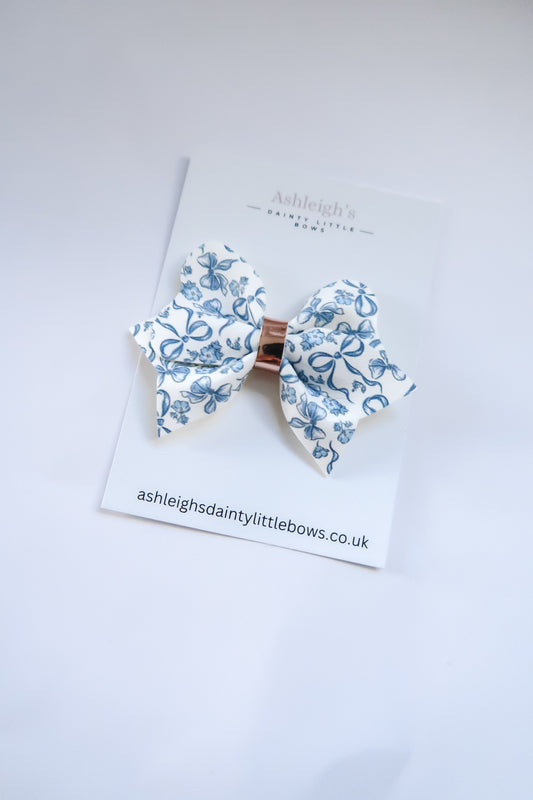 Pretty blue bows hali