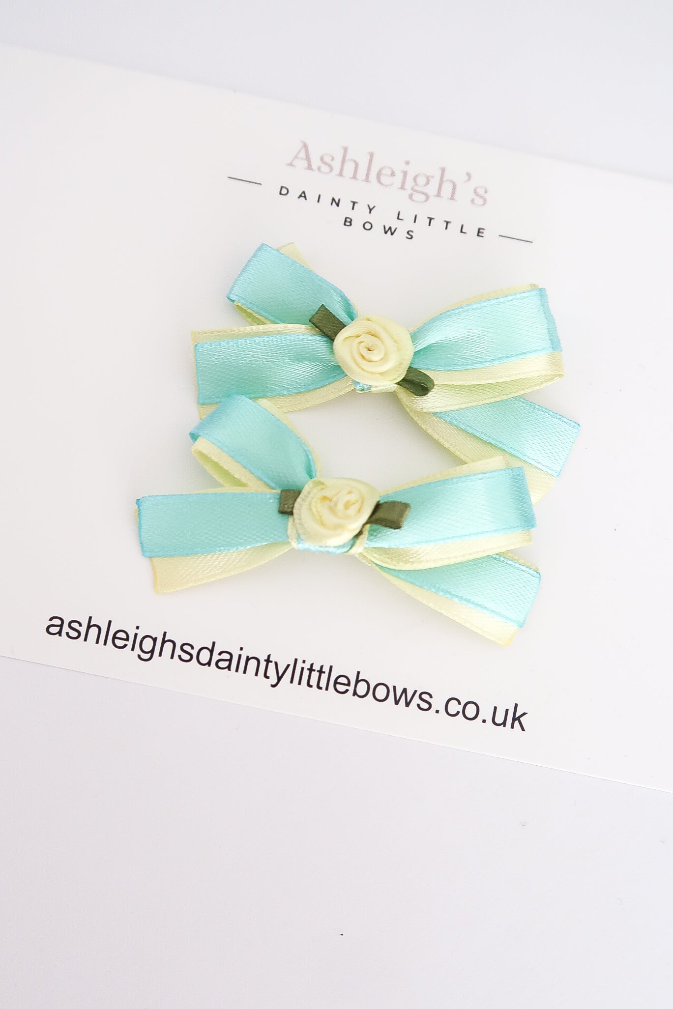 Two tone rose bud bow