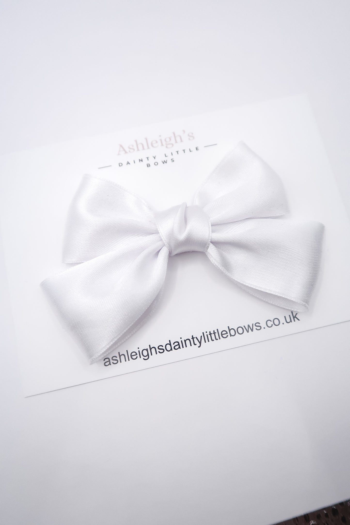 Medium white Florence bow