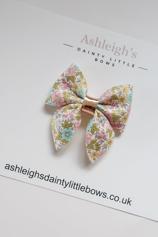 Mini pinch Betsy floral