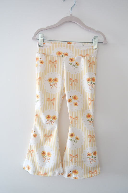 Flared clothing slots