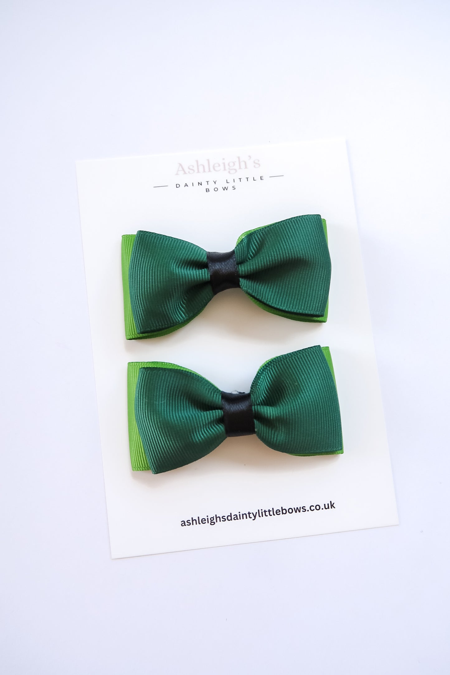 Green pinch bow