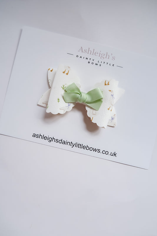Scalloped sage goose bow