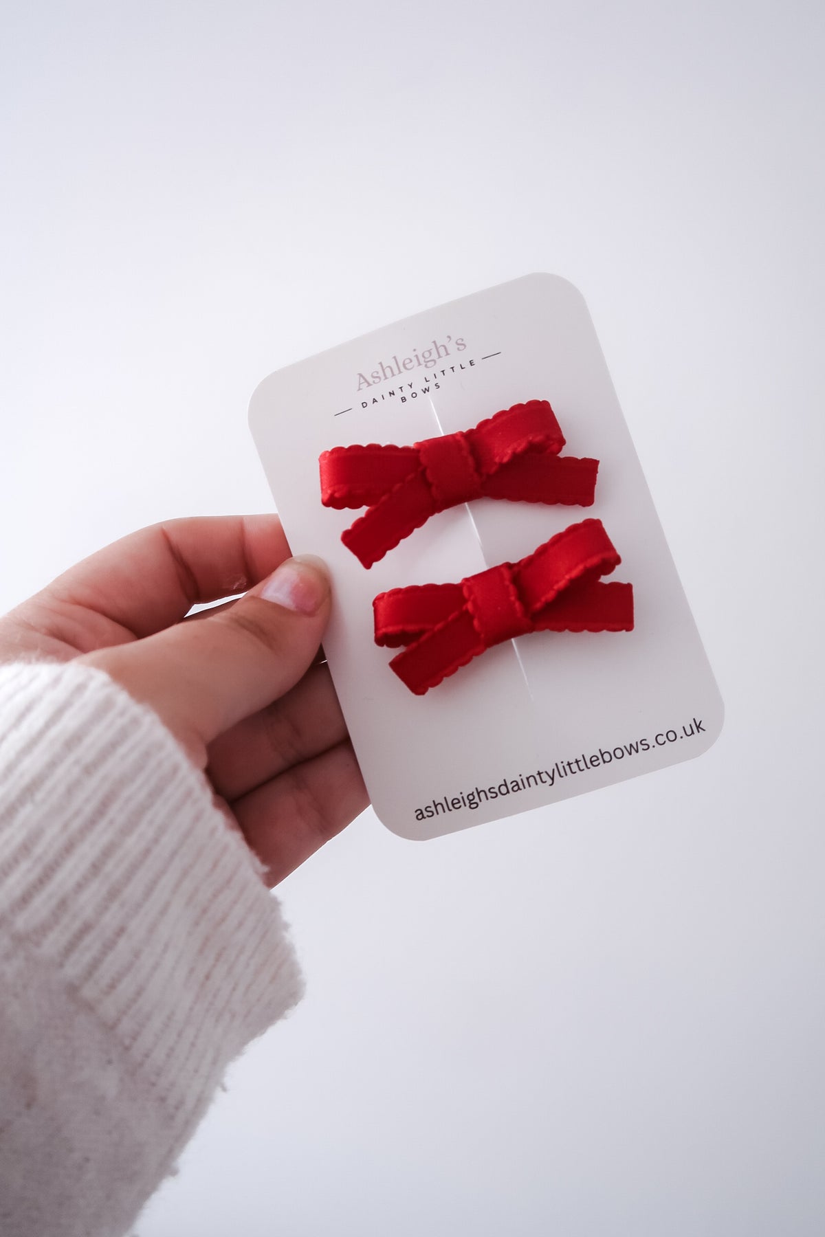 Red sweet ruffle bow