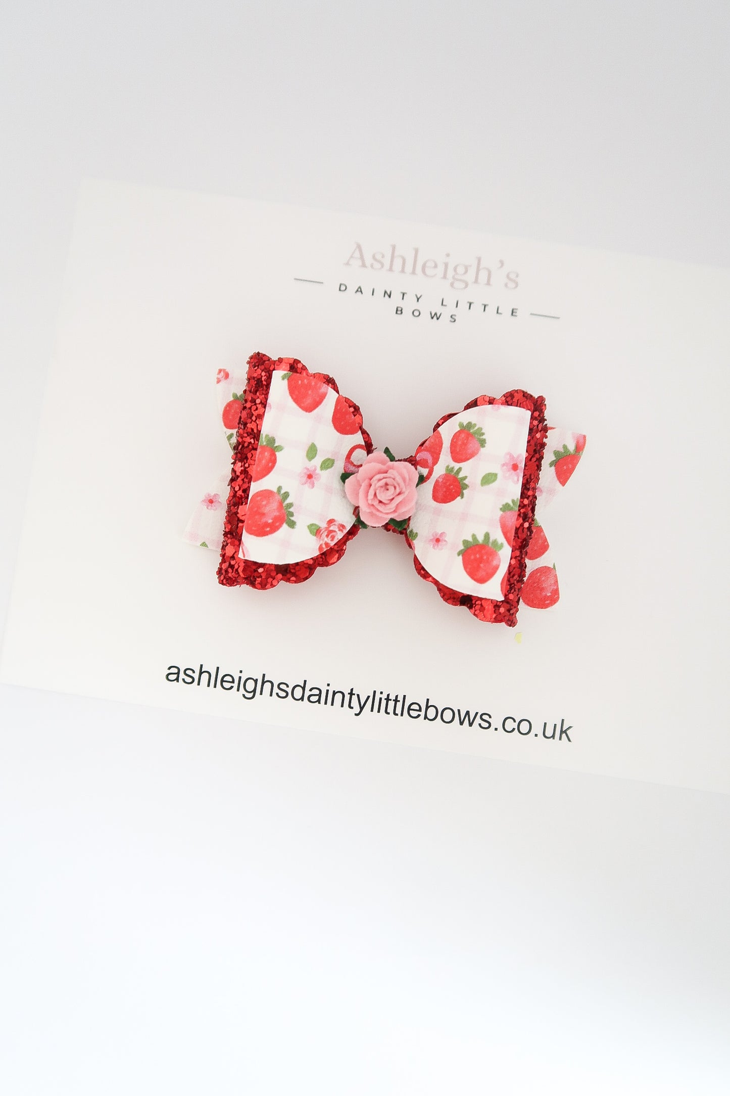 Strawberry picnic scalloped bow