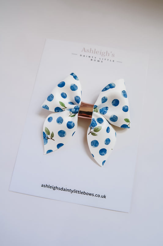 Blueberries medium pinch bow