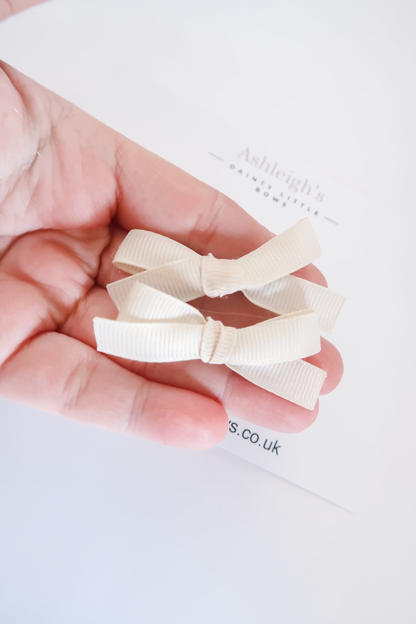 Ivory dainty ribbon clip