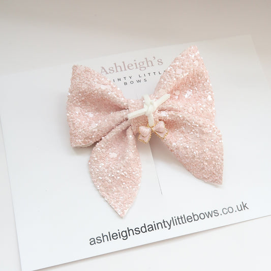 Precious pearls blush bow charm