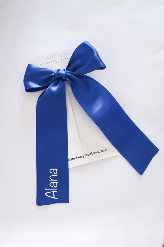 Long tailed school bow