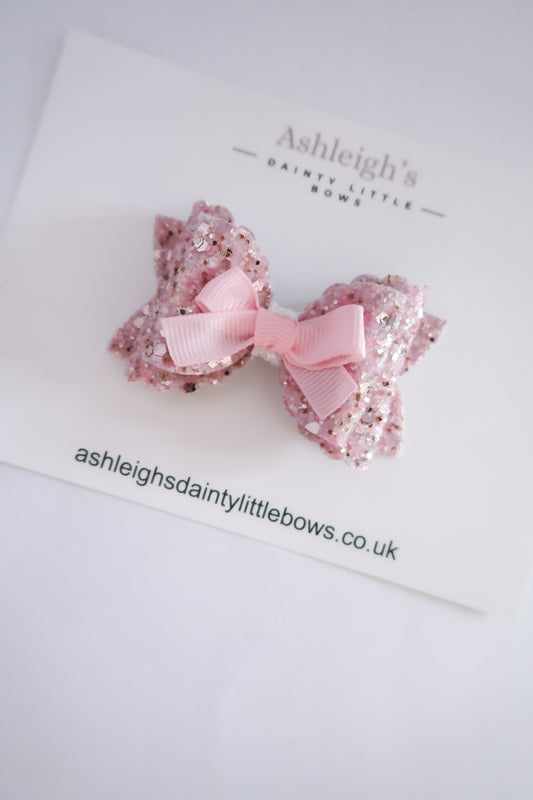 Scalloped double sparkle bow