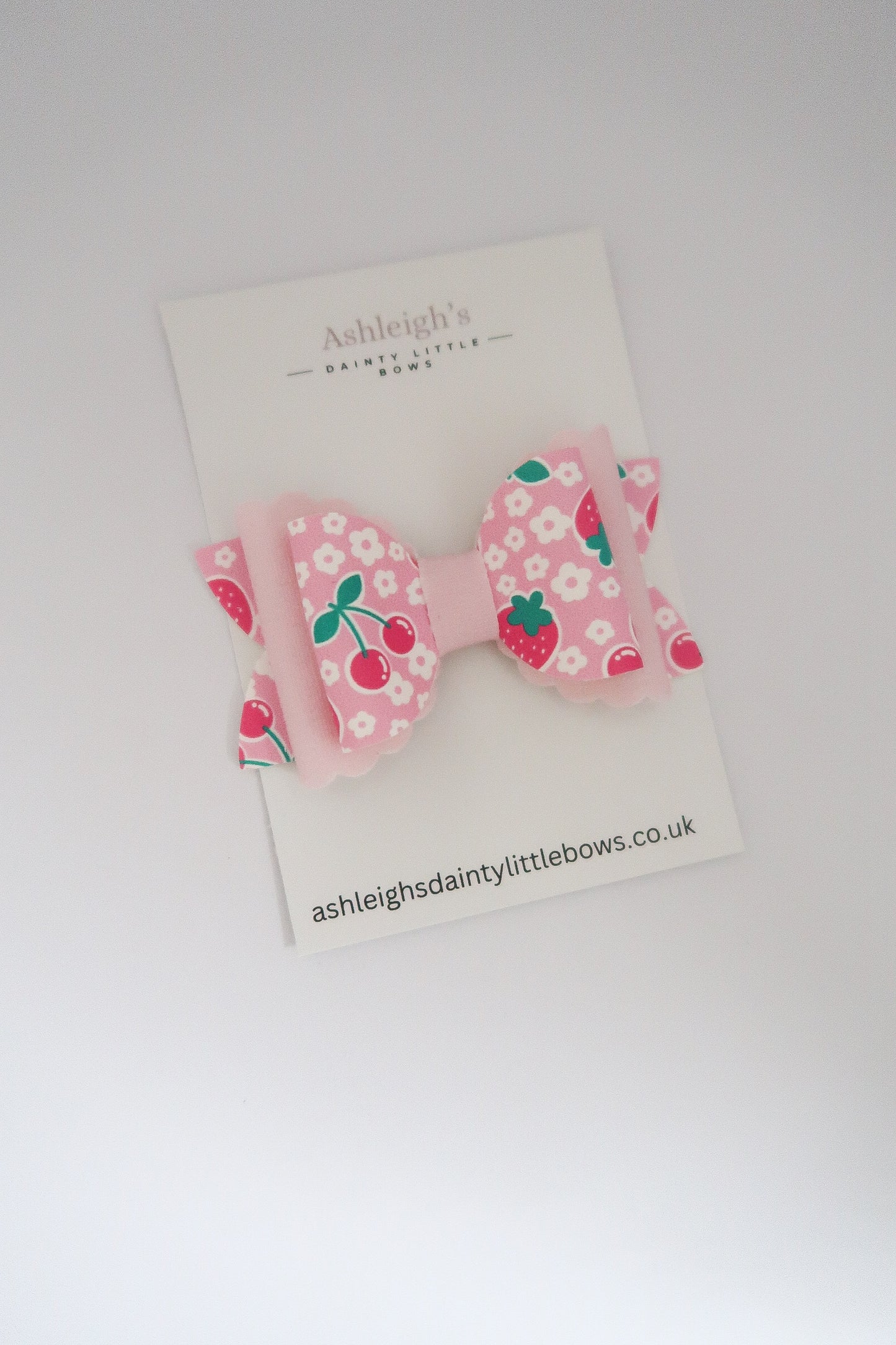 Strawberry shake scalloped bow
