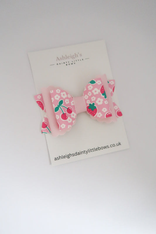 Strawberry shake scalloped bow
