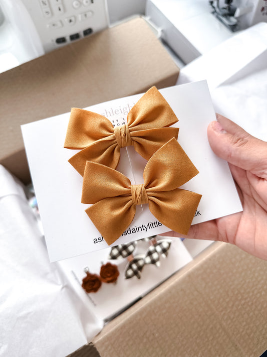 Mustard flutter bow