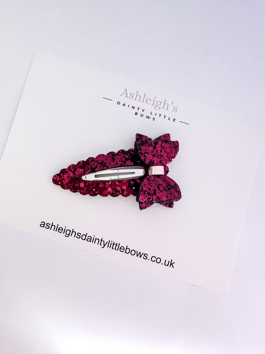 Burgundy bow snap
