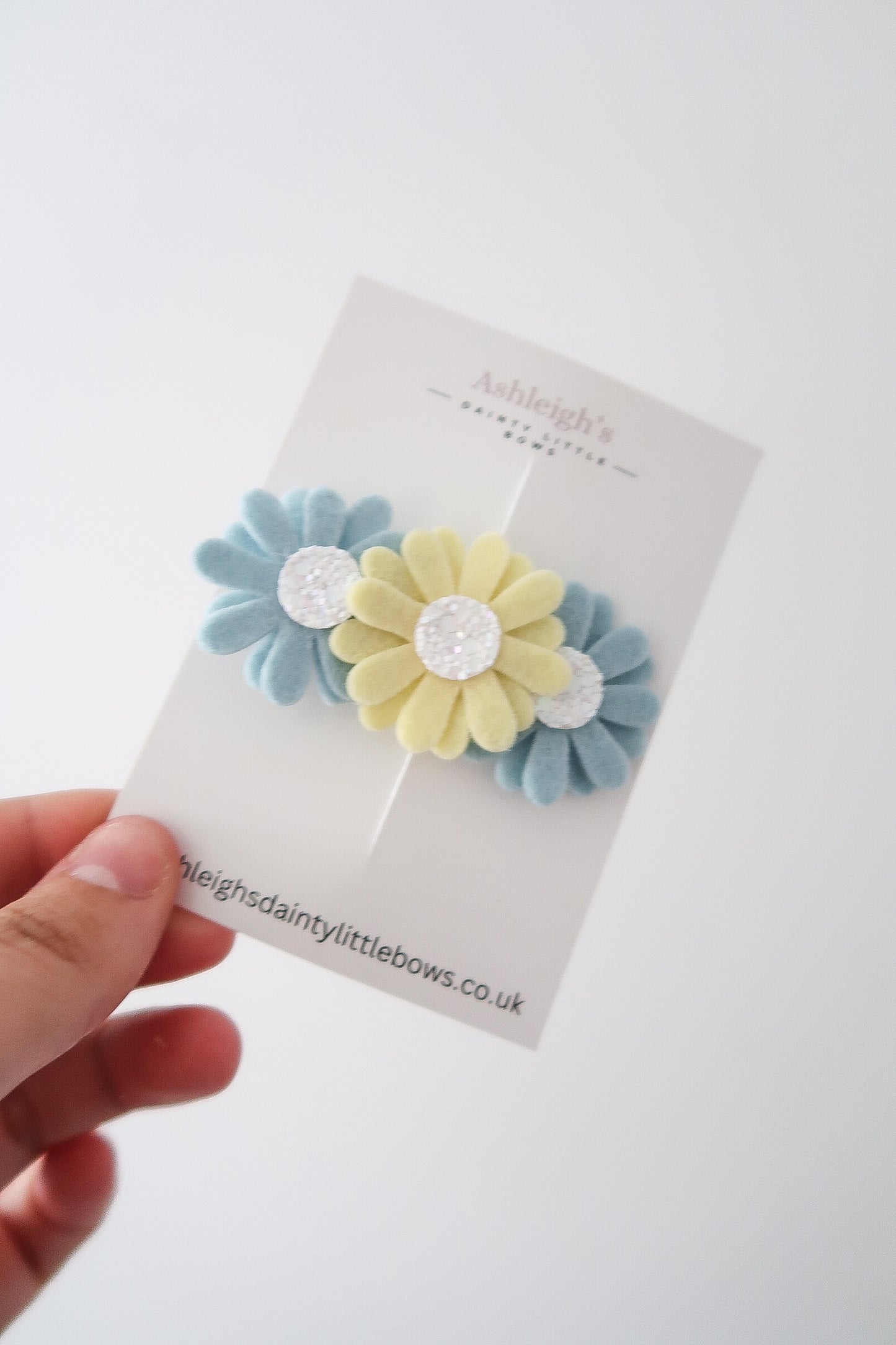 Daisy trio blue