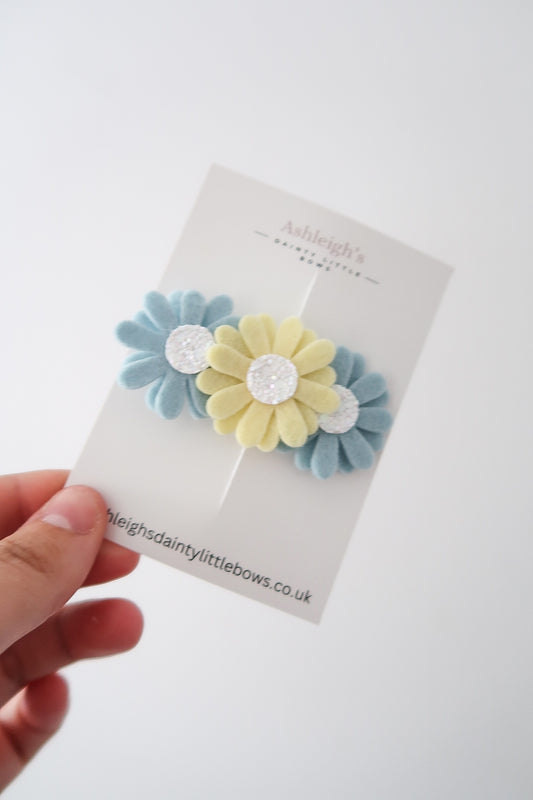 Daisy trio blue