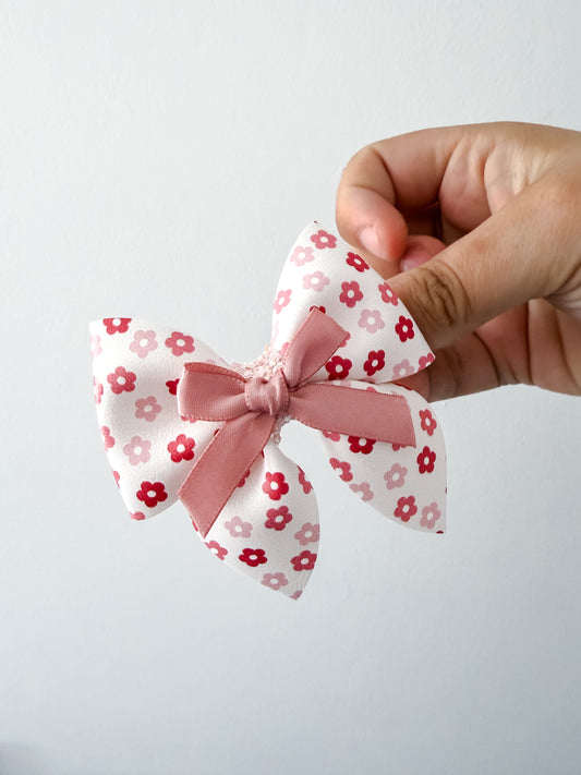 Daisy princess bow
