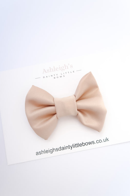 Beige satin classic bow