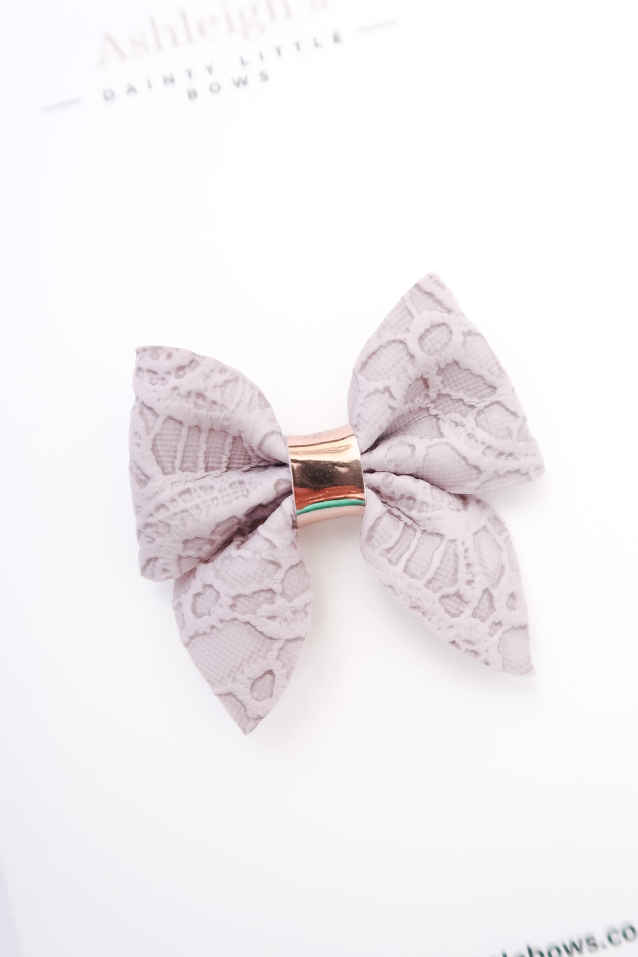 Mini dusky lilac bow