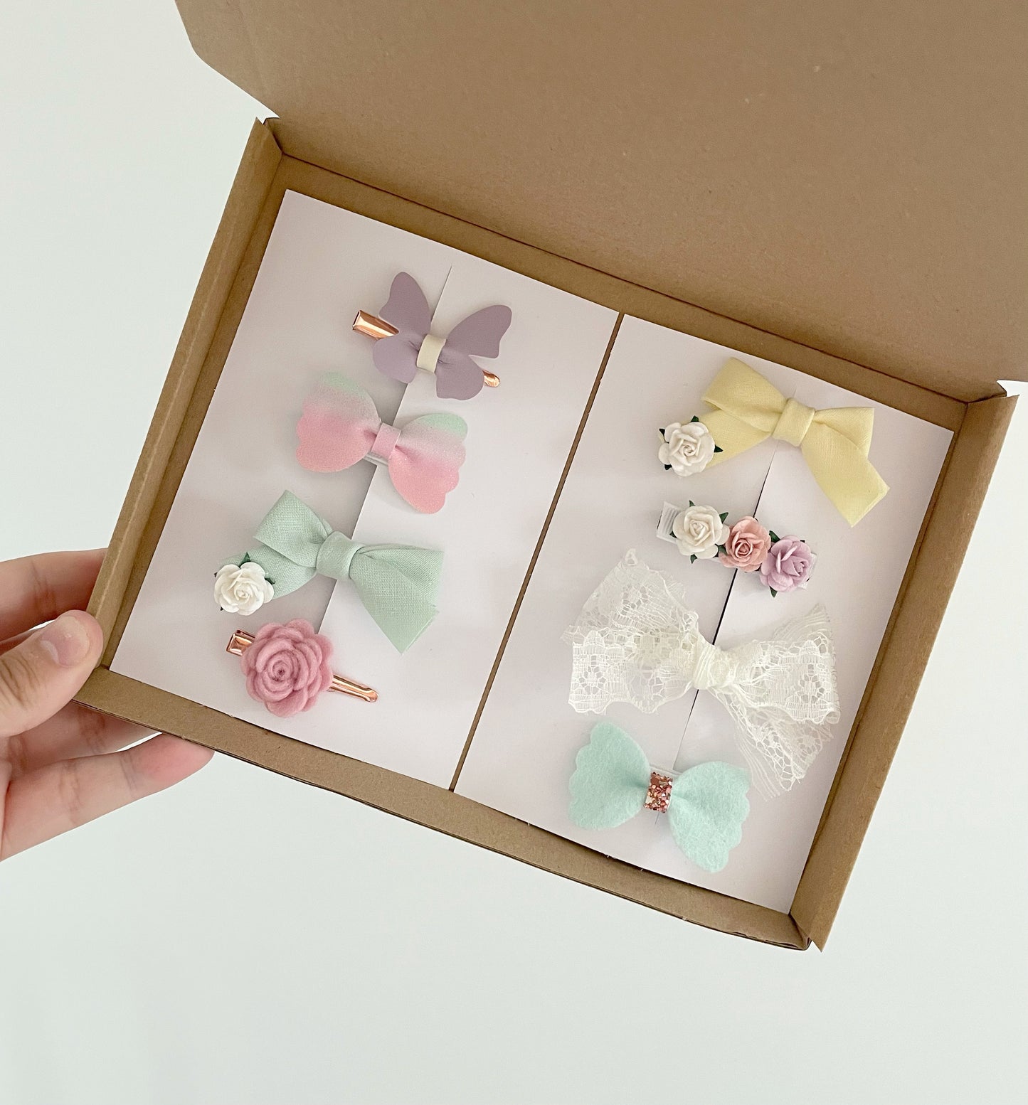 Dainty bow small surprise box