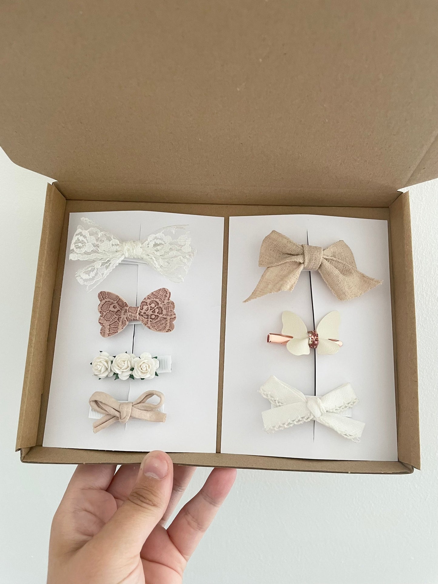 Dainty bow small surprise box