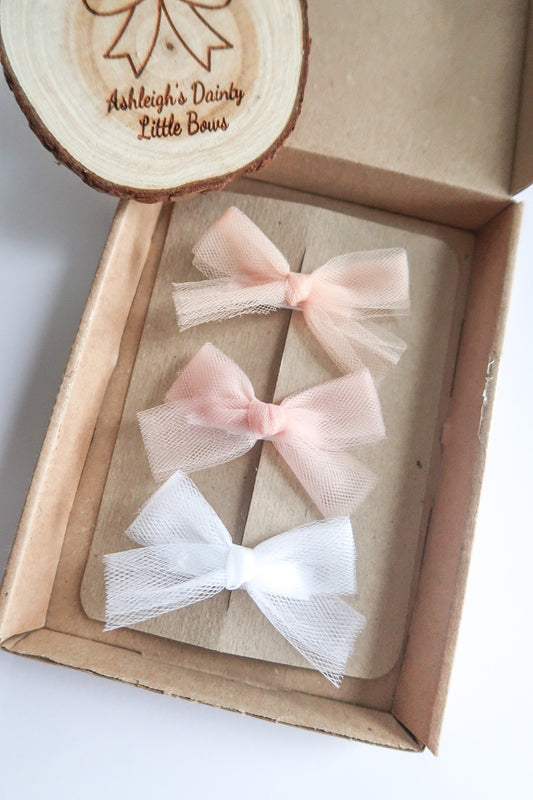 Sweetheart bows pinks