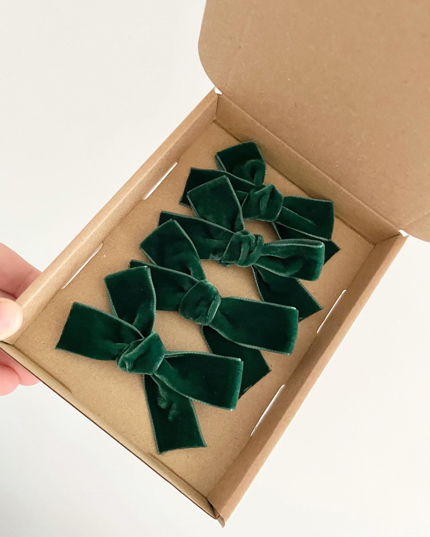 Forrest green velvet ribbon bow