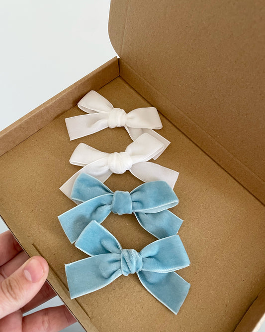 Velvet bows white blue