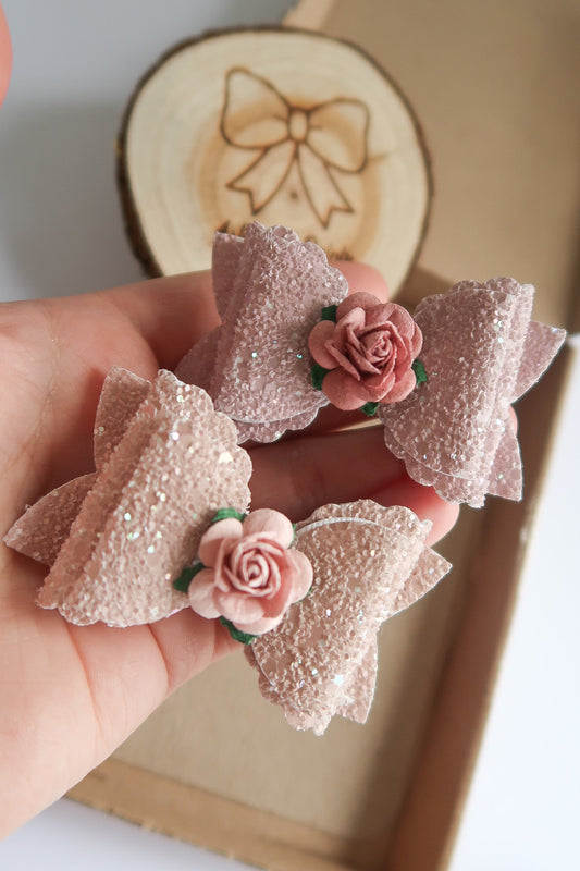 Glitter flower scalloped bows