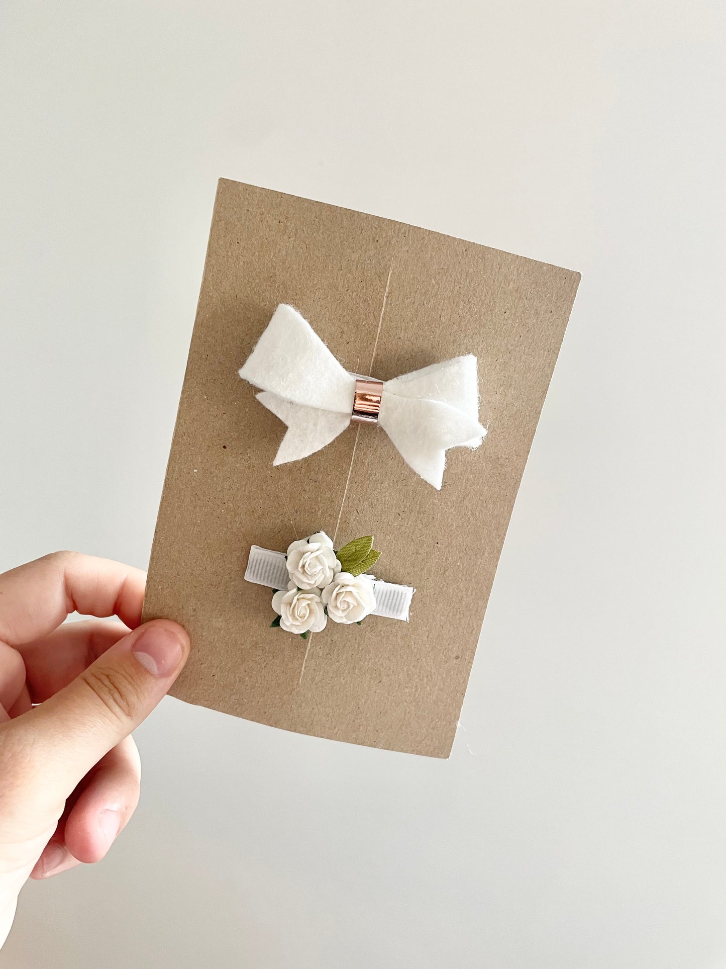 Cotton white clip set